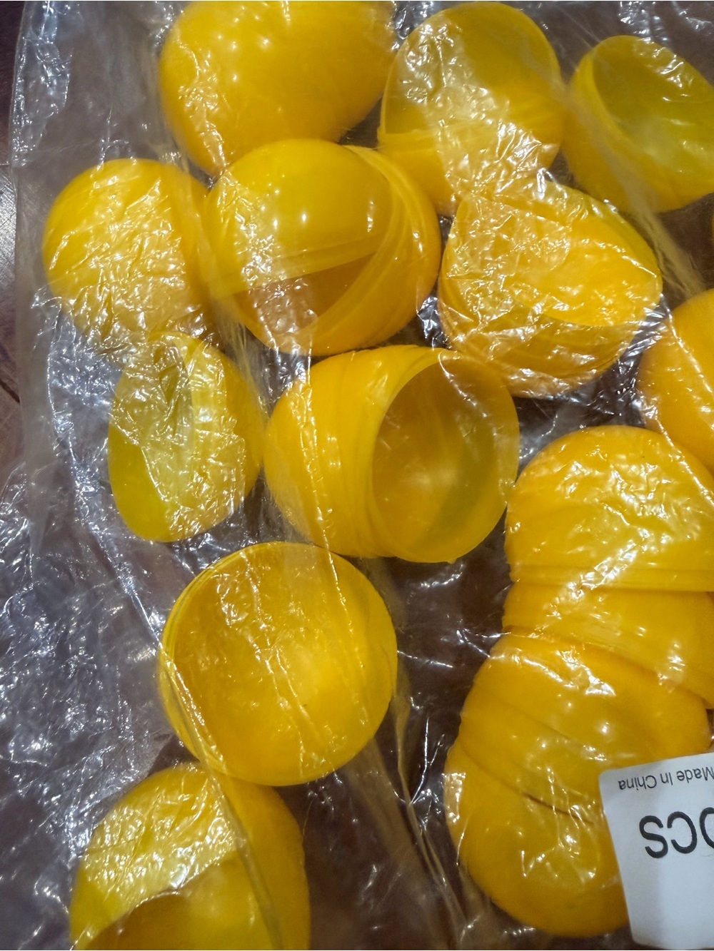 Yellow Plastic Surprise eggs Set for Party Favors - Generic